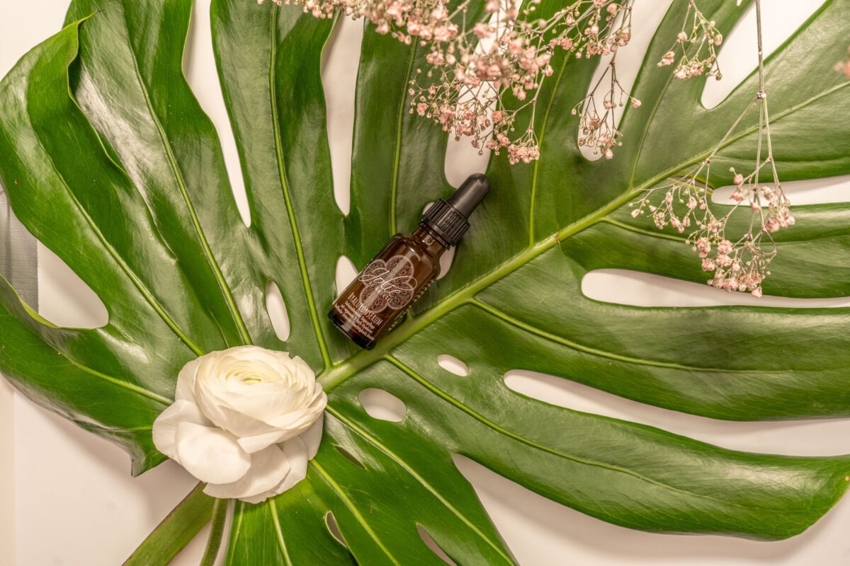 Hyaluronserum-retinol-vitaminserum